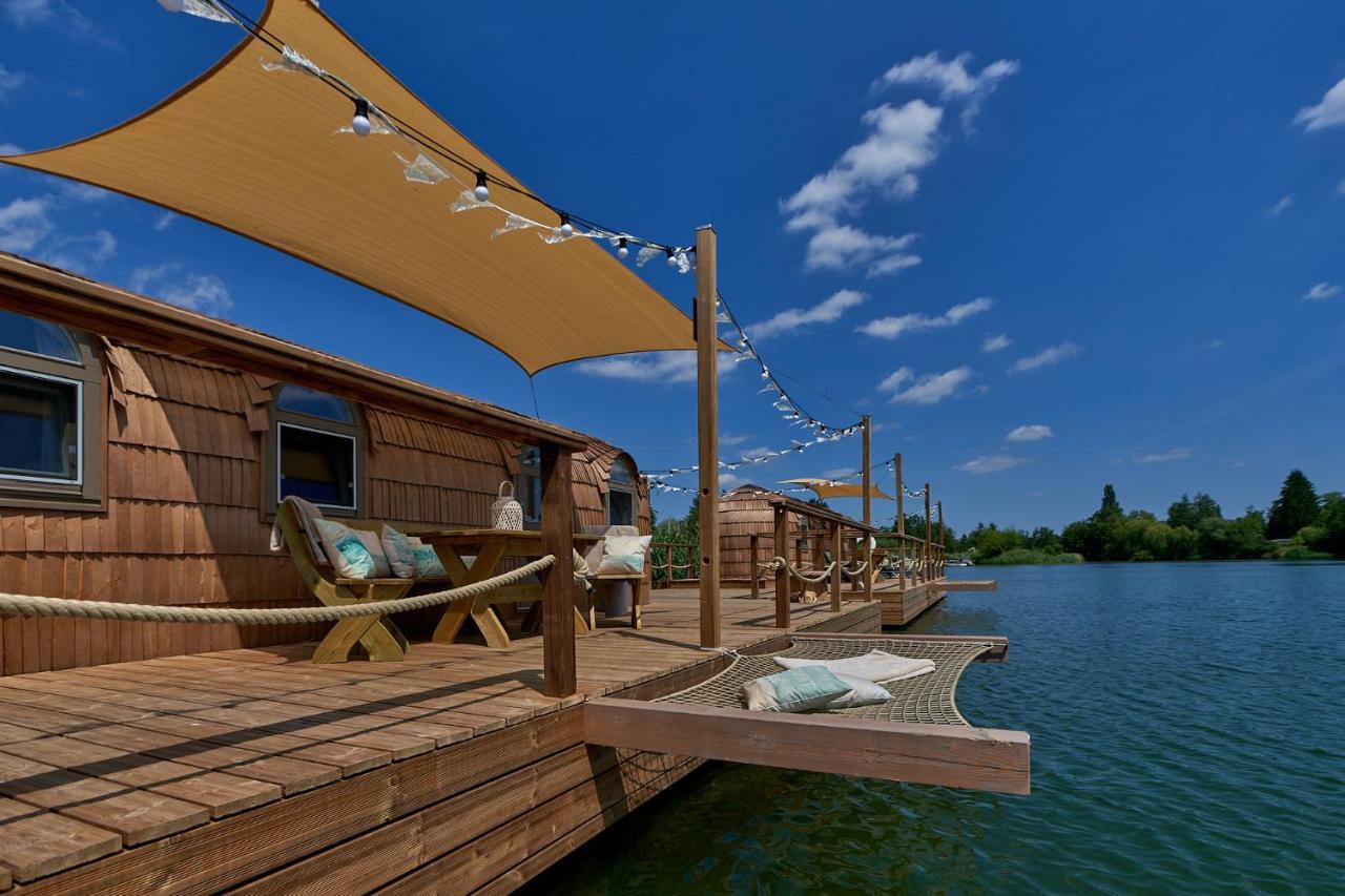 Lieblingsplatz Parey - Schwimmendes Iglu Hotel Kültér fotó
